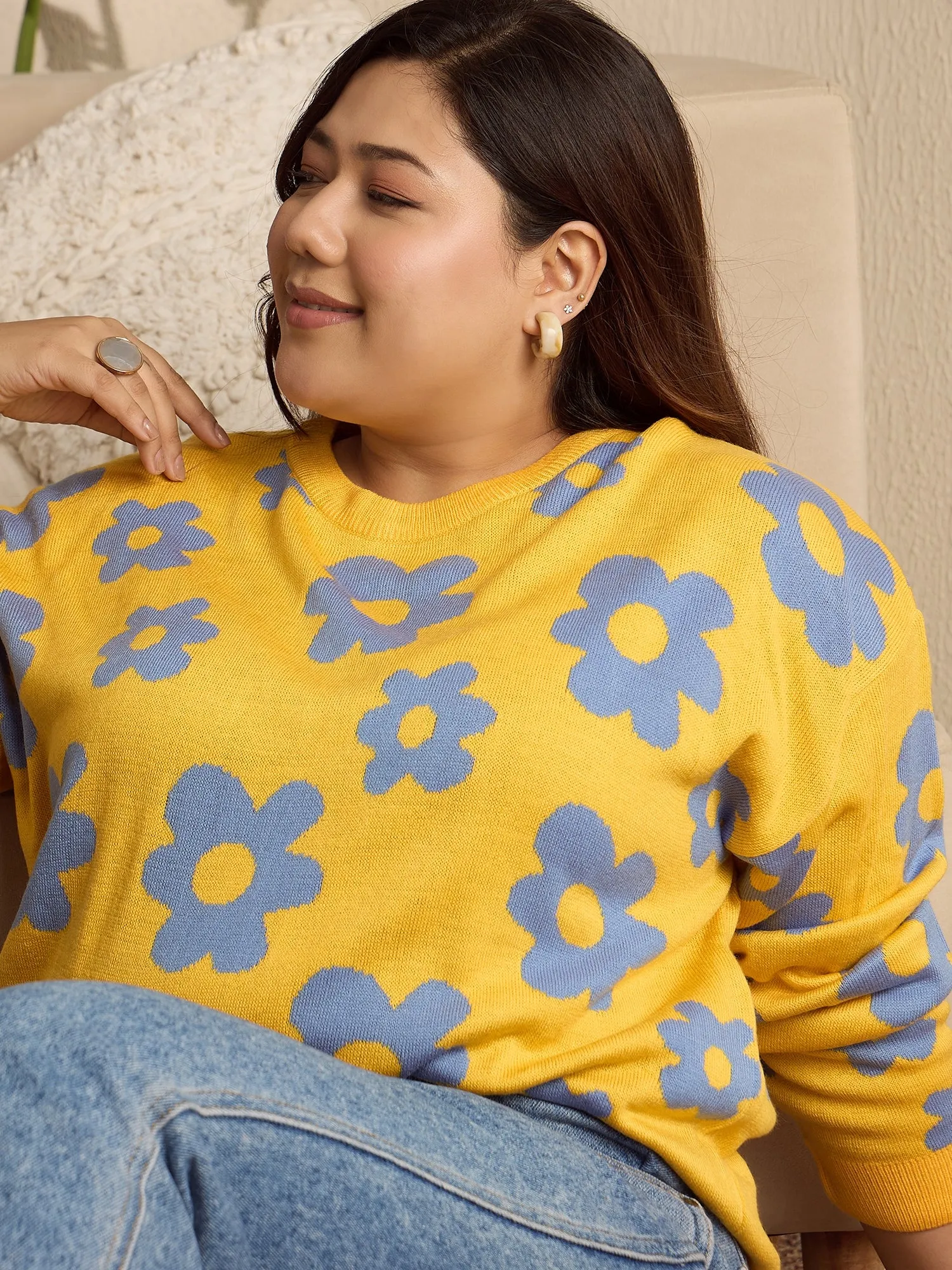 Berrylush Curve Women Yellow & Blue Floral Printed Round Neck Drop-Shoulder Sleeves Ribbed Hem Regular Sweater