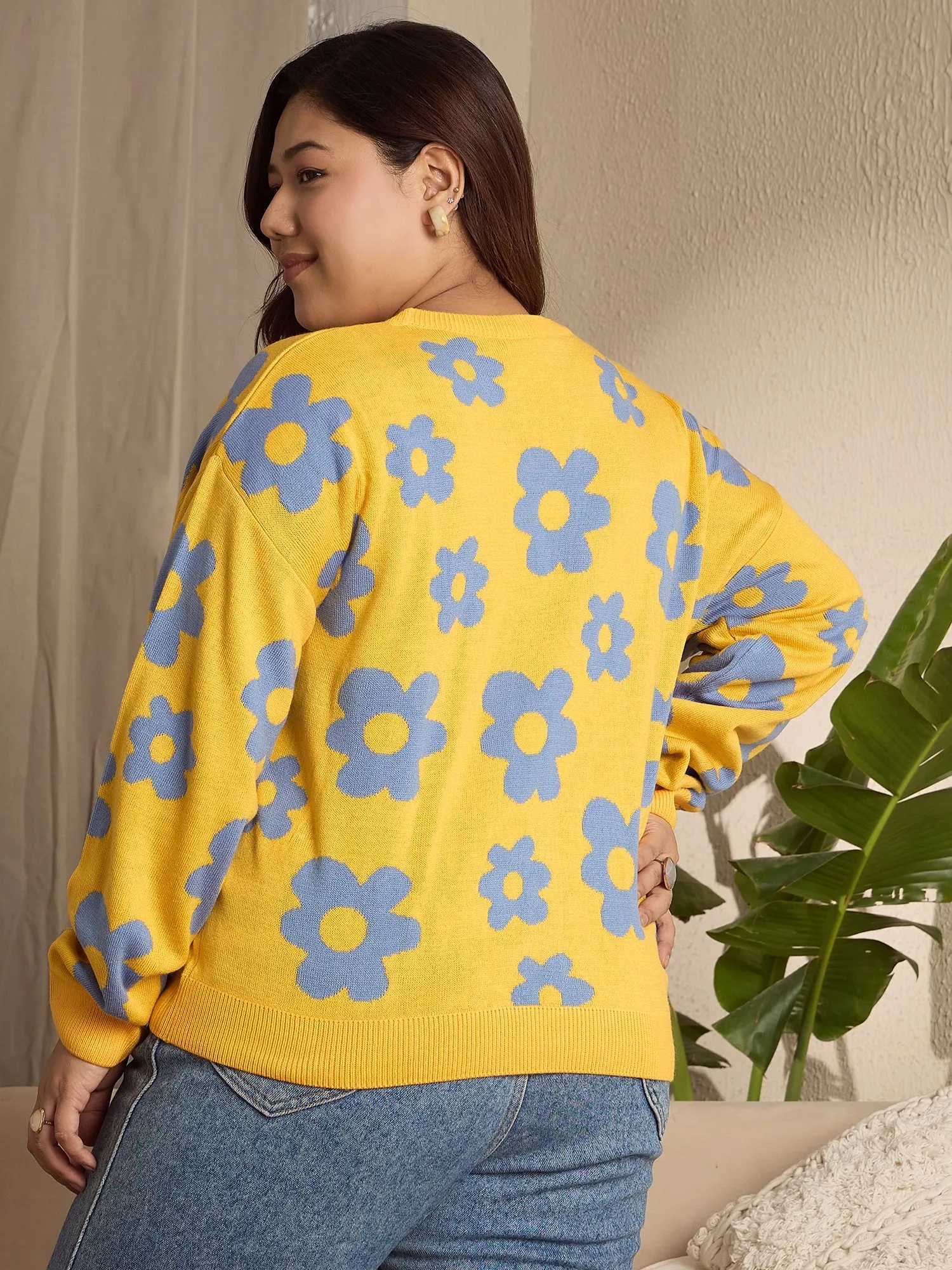 Berrylush Curve Women Yellow & Blue Floral Printed Round Neck Drop-Shoulder Sleeves Ribbed Hem Regular Sweater