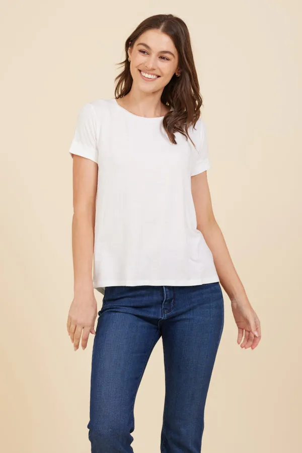 Soft Touch Short Sleeve Pleat Back Crewneck in Blanc